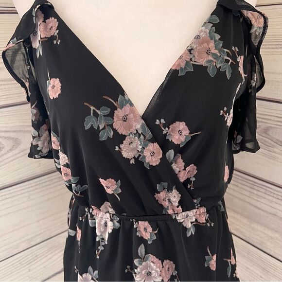Express Black & Pink Floral Open Back Cold Shoulder V Neck Top - Picture 3 of 8